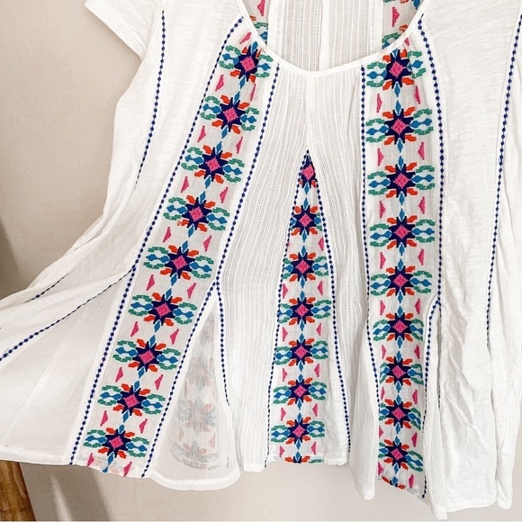 Anthropologie Akemi + Kin Embroidered Flowy Boho Top - Picture 2 of 9